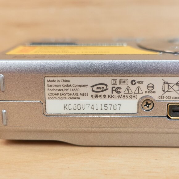 Kodak EasyShare M853 / 8.2MP Digital Camera / 3x Optical Zoom / Silver / Tested - Picture 8 of 8